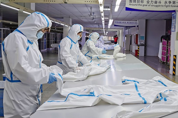 醫用防護服激光切割裁剪設備,助力疫情防控 醫用防護服激光切割裁剪設備,助力疫情防控