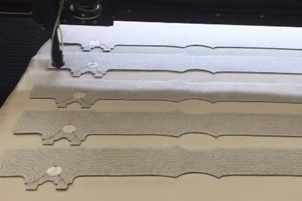 汽車加熱坐墊座椅激光切割機,讓你告別“冷板凳” 汽車加熱坐墊座椅激光切割機,讓你告別“冷板凳”