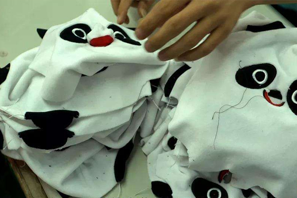 創(chuàng)軒激光助力奧運(yùn)之冰墩墩切割裁剪 創(chuàng)軒激光助力奧運(yùn)之冰墩墩切割裁剪