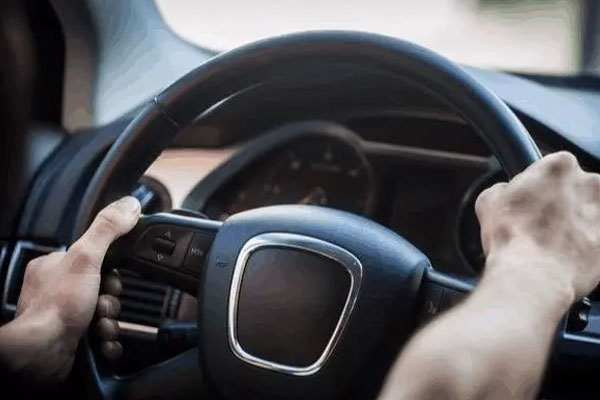 激光打標技術在汽車方向盤中的應用 激光打標技術在汽車方向盤中的應用