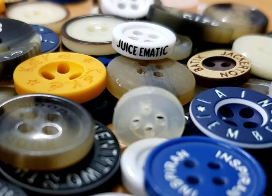 激光雕刻紐扣，給服裝錦上添花